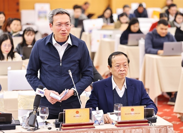 同步实施各项措施 确保越共十四大安全顺利举行